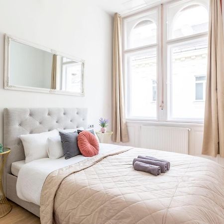 Exclusive Central Apartment Next To The Fashion Street Budapest Esterno foto